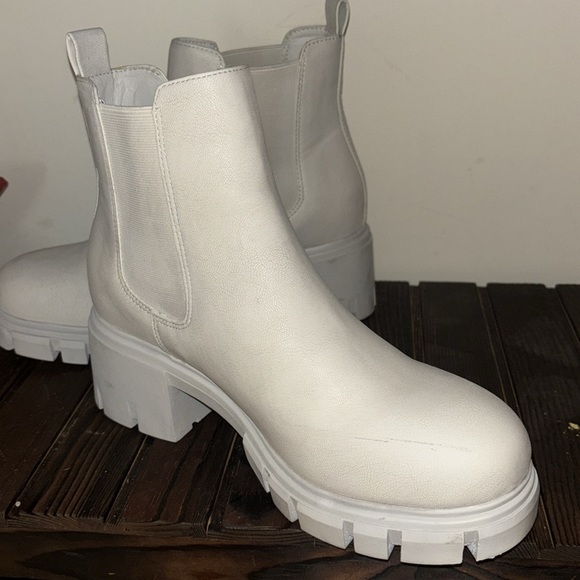 Ivory Booties - Picture 3 of 5